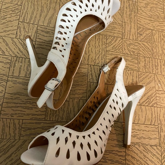 White summer heels for sale, very cheap - Picture 4 of 4